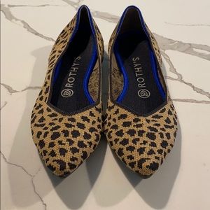 Rothy’s pointy toe leopard flats (new condition)